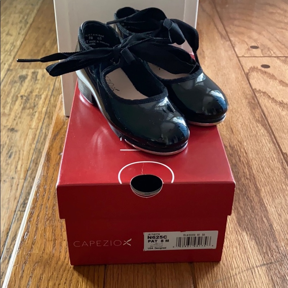 Capezio Kids Jr tap shoes